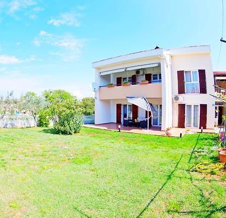 Apartments Hrga Pula Exterior photo